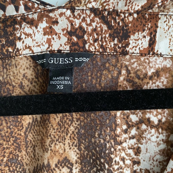 Guess Sahara Twist-Front Printed Crop Top - Picture 6 of 7